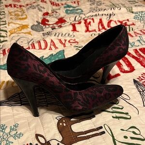 Costa Blanca Black and fuschia Patterned Heels